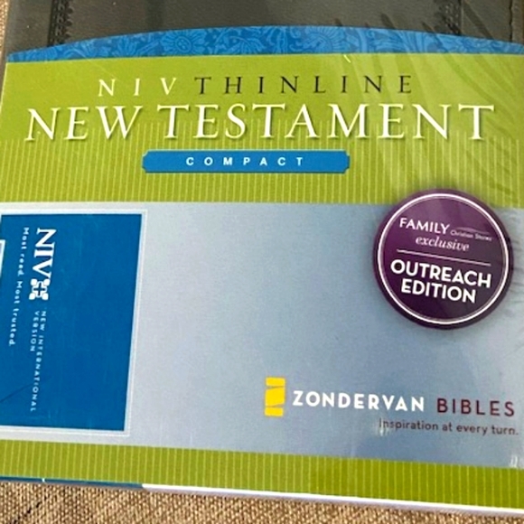 NIV  New Testament Compact Bible NWT - Picture 3 of 4